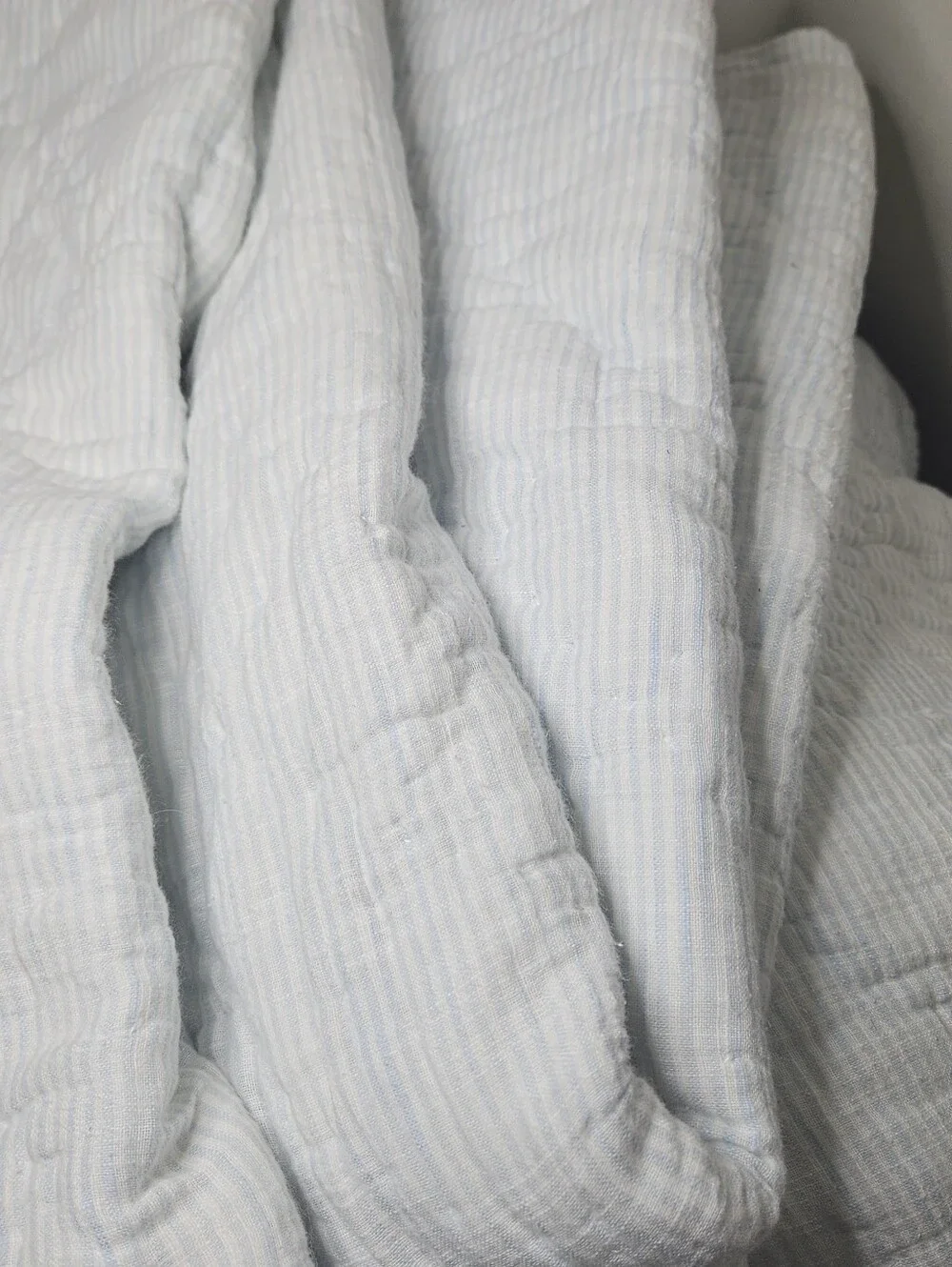 John Robshaw King Quilt Blue White Stripe 100% Cotton Coverlet Bedspread 110×92